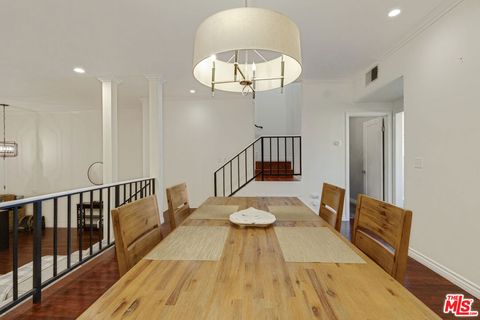Photo of 5215 White Oak Avenue #2, Los Angeles, CA 91316 (MLS # 26856563)