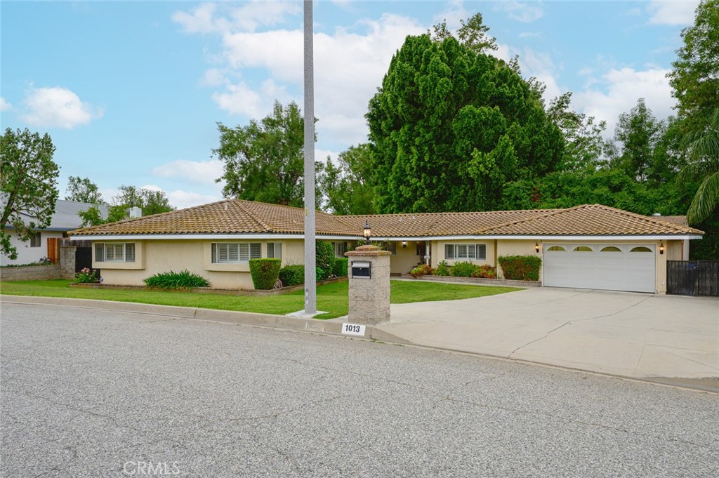 1013 S Magnolia