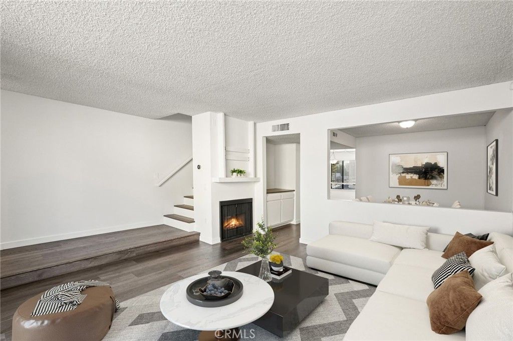 Photo of 22038 Vanowen St. St #215, Woodland Hills, CA 91303 (MLS # SR25235684)