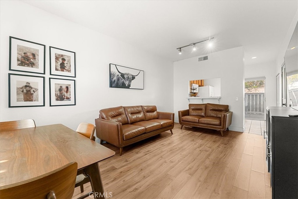 926 W Philadelphia 57