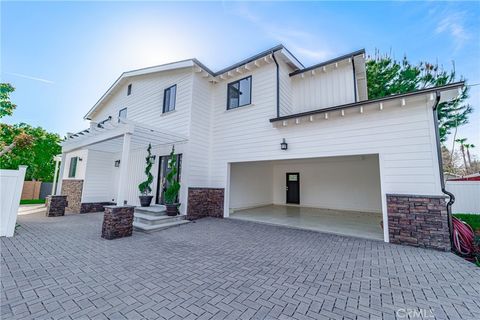 Photo of 13128 Putnam Street, Whittier, CA 90602 (MLS # DW26105031)