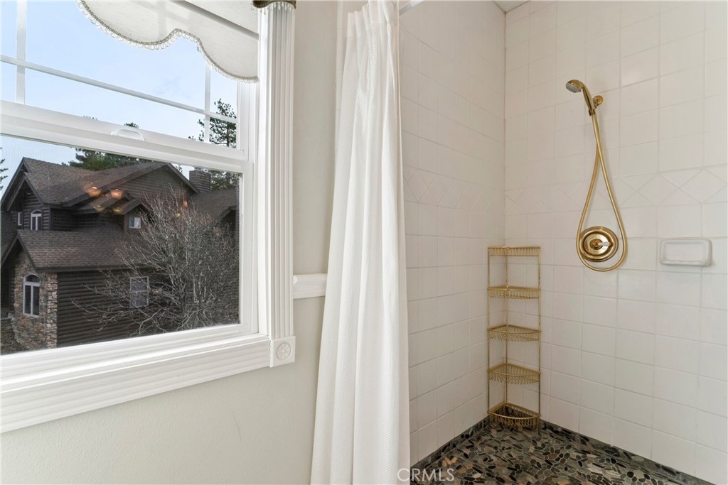 Arrowhead Woods (AWHW) - Residential