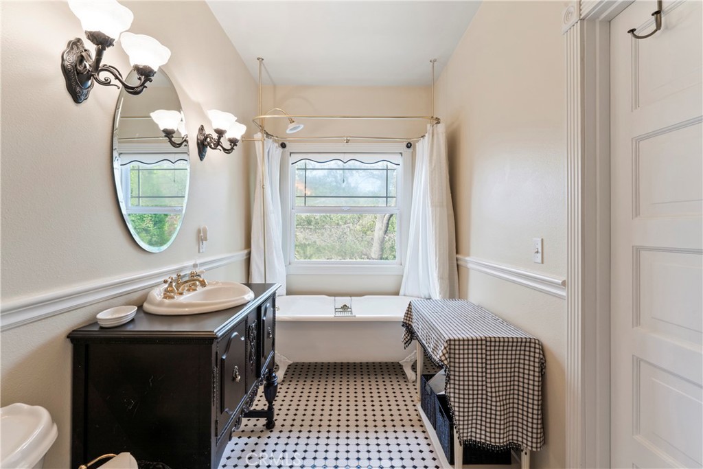 Arrowhead Woods (AWHW) - Residential