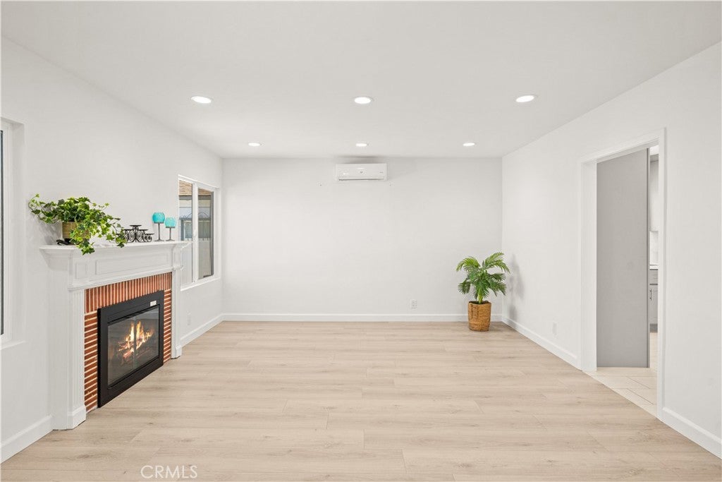 2057 N Eastern