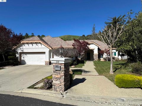 Photo of 118 Deer Meadow Ter Ter, Danville, CA 94506 (MLS # 41127282)