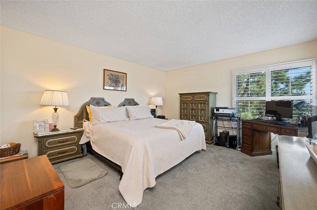 2512 E Willow Street E 203