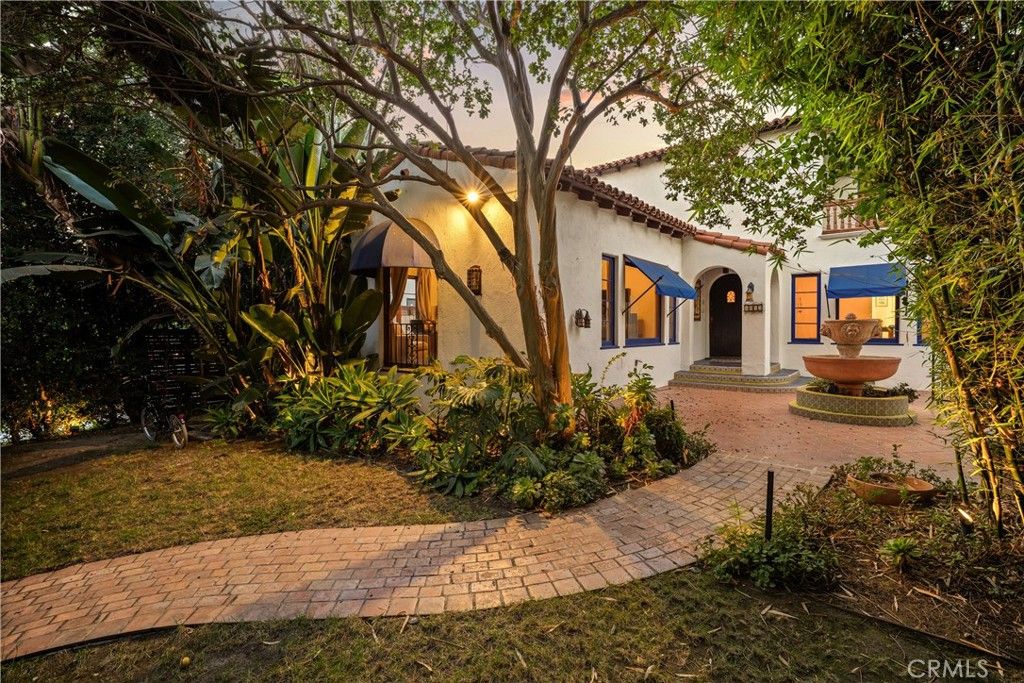 Photo of 4953 Ambrose Avenue, Los Feliz, CA 90027 (MLS # SR25218380)