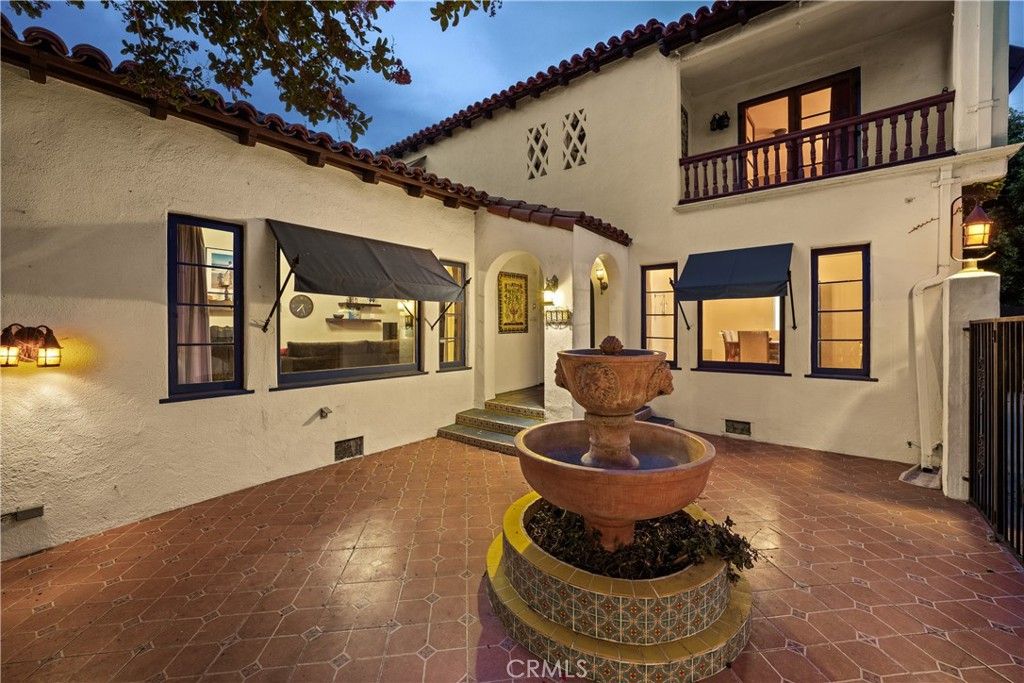 Photo of 4953 Ambrose Avenue, Los Feliz, CA 90027 (MLS # SR25218380)