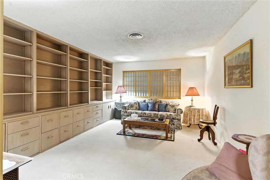 2924 Raccoon Drive