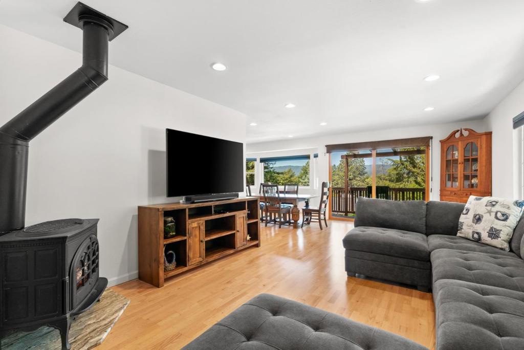 552 Bean Creek Road