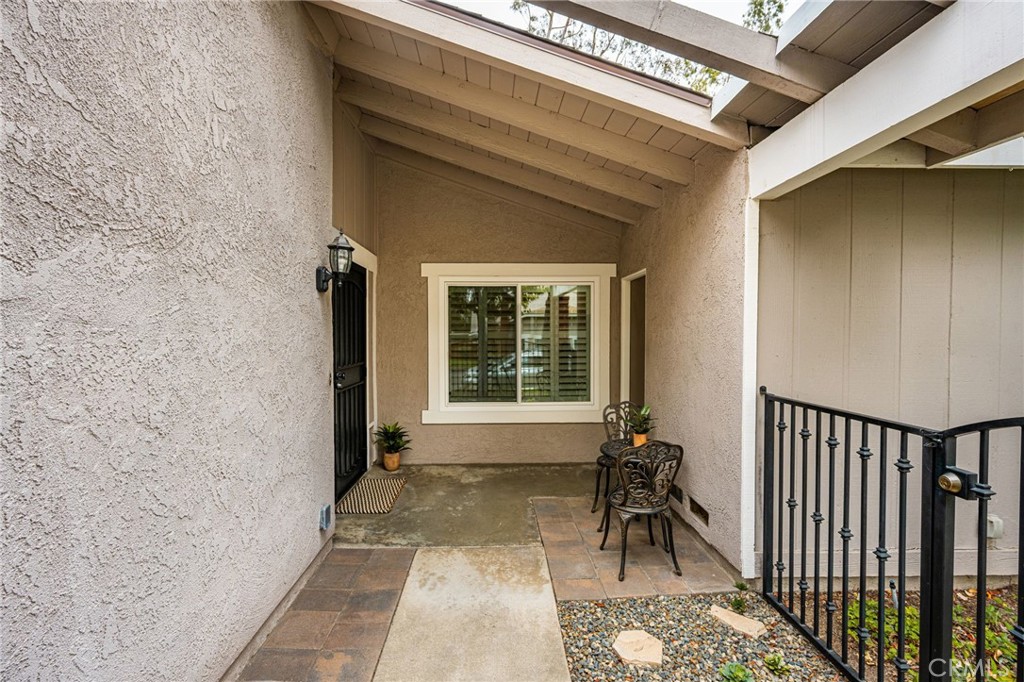 6520 E Camino Vista 1