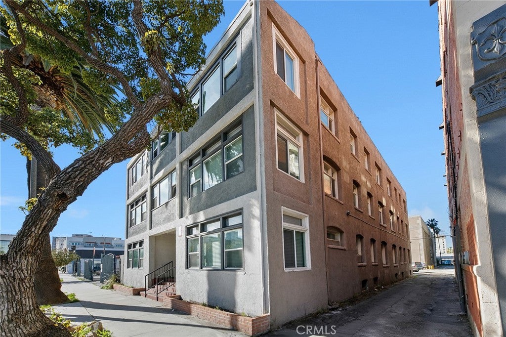 319 Elm