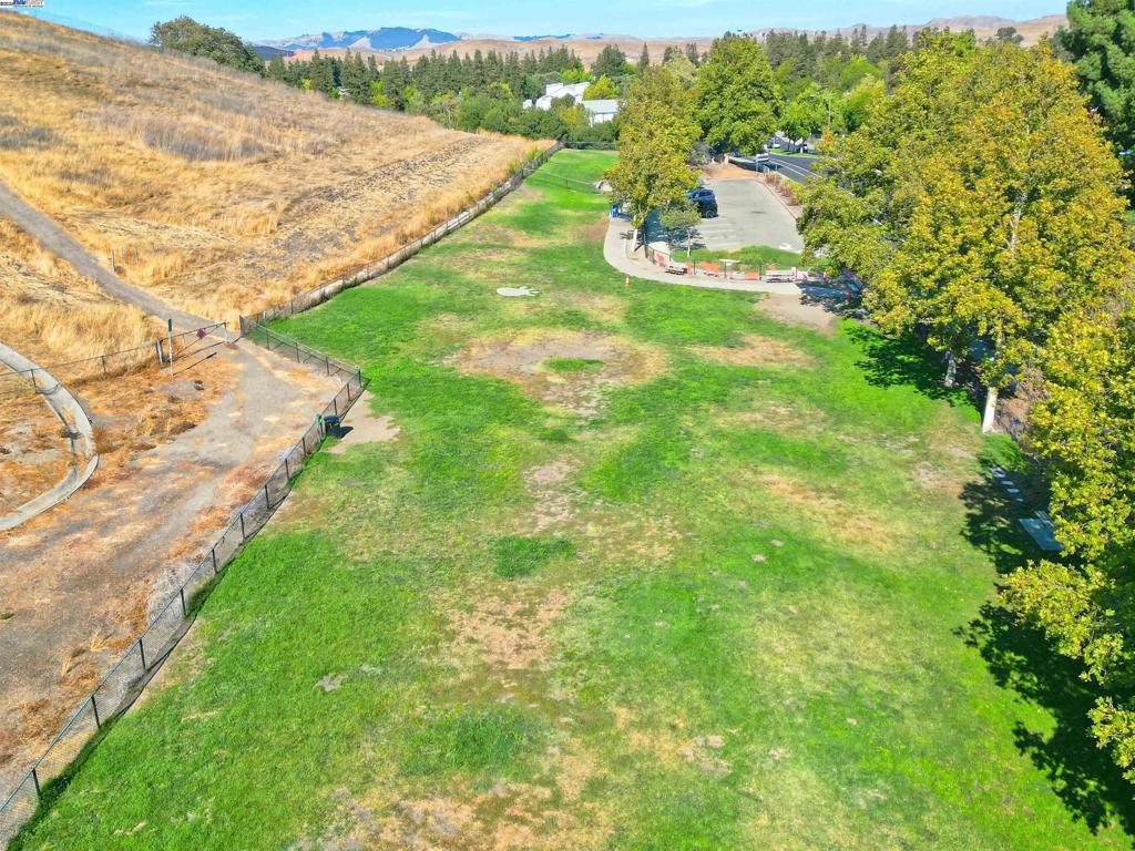 DUBLIN HILLS EST - Residential