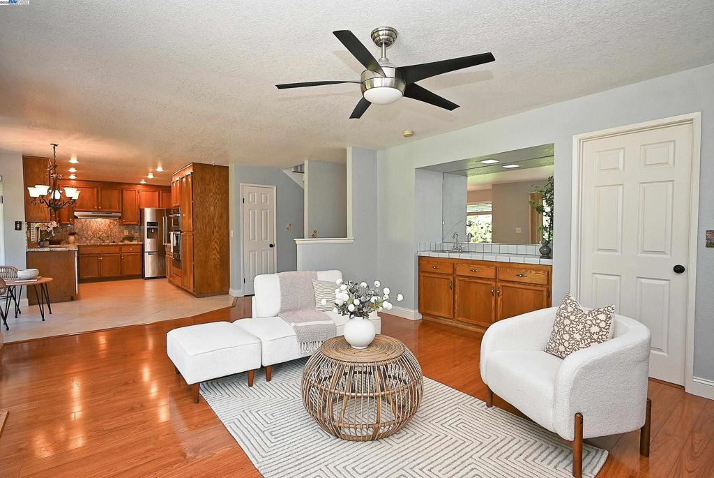 DUBLIN HILLS EST - Residential