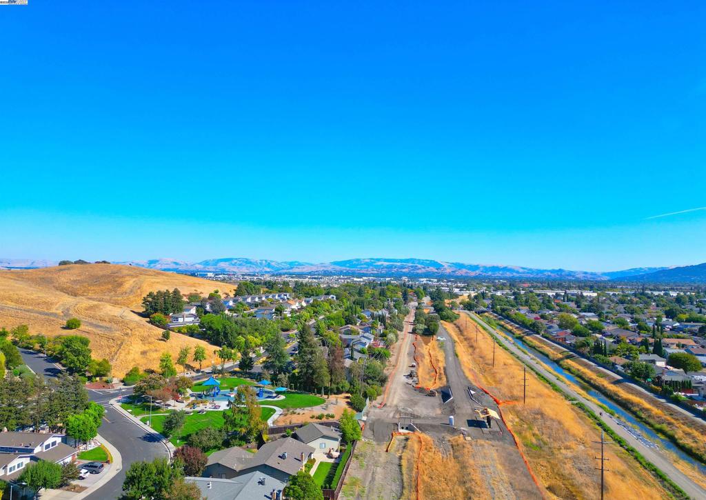DUBLIN HILLS EST - Residential