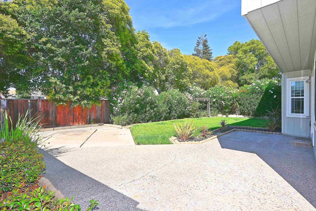DUBLIN HILLS EST - Residential