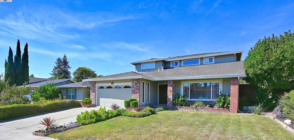 DUBLIN HILLS EST - Residential