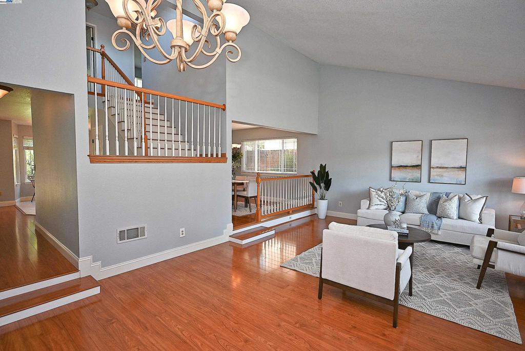 DUBLIN HILLS EST - Residential