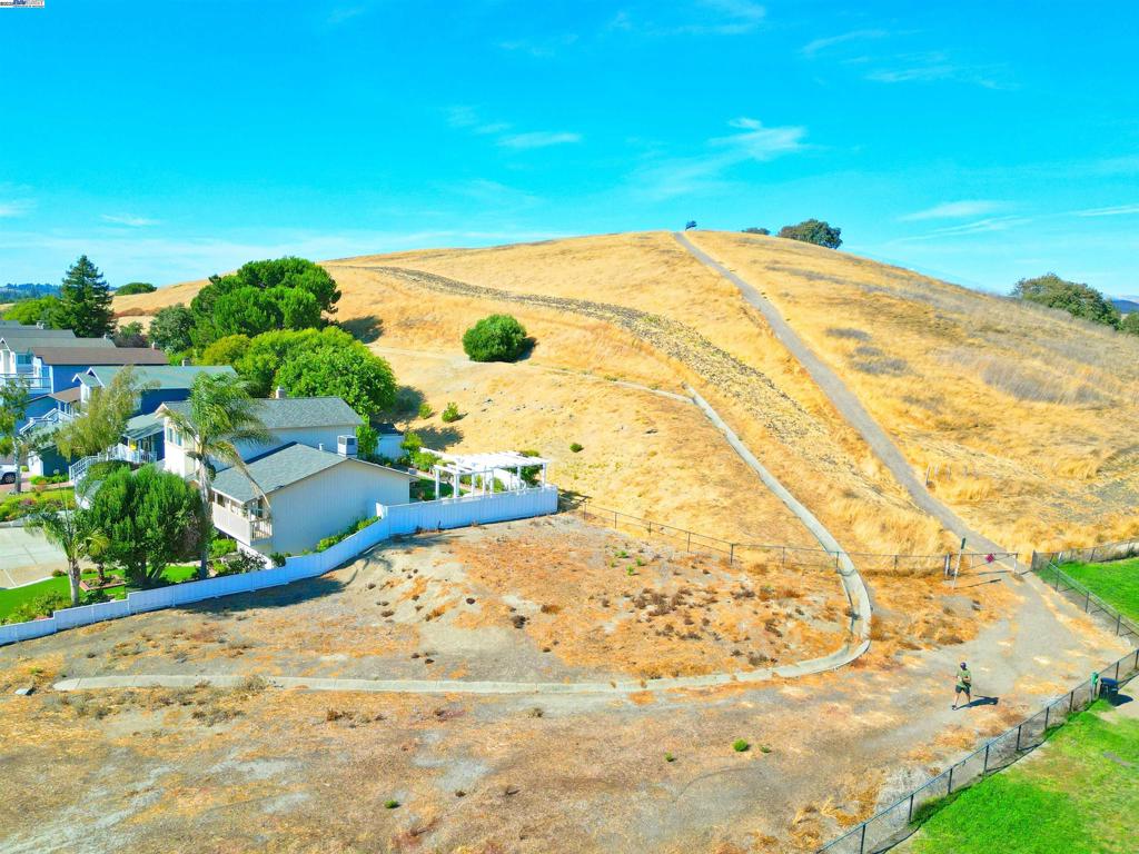 DUBLIN HILLS EST - Residential