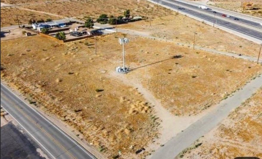 PRIME LAND OPPORTUNITY IN HESPERIA!
Located right off the I-15 Freeway, this nearly 0.5-acre parcel offers exceptional visibility and convenience. Featuring raw land with easy access, this versatile lot is zoned RC (Non-Residential), allowing for a wide range of commercial or mixed-use possibilities. Whether you're looking to develop, invest, or build, this property provides endless potential in a rapidly growing area. Water and electricity available. A rare opportunity you don’t want to miss!