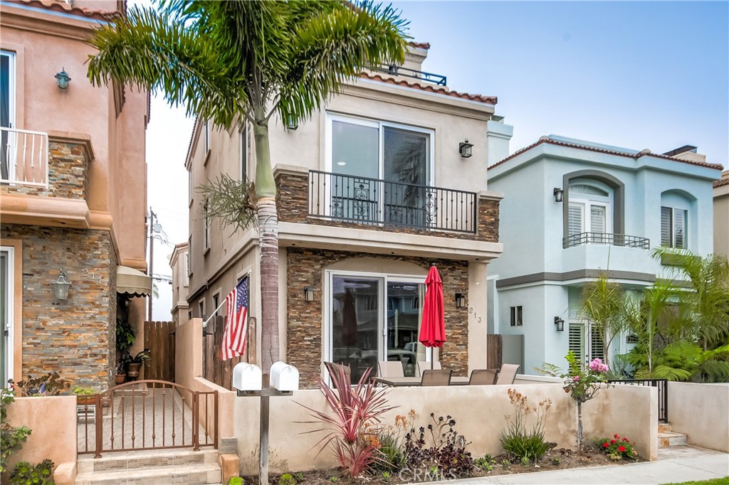 Step through the grand entrance into this luxurious 2,894 sq ft. four-bedroom, four-bathroom single-family residence, boasting an attached garage to comfortably fit two vehicles. Marrying the appeal of beachside tranquility and downtown proximity, this dwelling is not just a home, but is a lifestyle. The home comes fully furnished, tastefully done to complement the serene palette of the surrounding seascape and cityscape.
The master bedroom is a haven of comfort, with a walk-in closet, an inviting fireplace, and a profusion of natural light. The en-suite bathroom, recently upgraded, features a separate shower and bathtub, double sink, and marble flooring. The other bedrooms are equally pleasing, featuring a jack and jill bathroom on the second floor and a private bath on the third floor, which also offers a breathtaking view of the beach and air shows from its balcony.
Entertain guests in the two splendid living rooms situated on the ground and second floors. The second floor room, adorned with high ceilings and natural light, is the definition of elegance. The kitchen is a chef's dream, complete with a kitchen island, steel appliances, marble countertops, a decorative backsplash, and wooden cabinets illuminated with recessed lighting.
Venture outside to the back private patio, an ideal spot for relaxation, or enjoy the home's curb appeal from the front porch. The neighborhood is as appealing as the home itself, featuring sidewalks, street parking, nearby public transportation, well-maintained roads, and safe crosswalks.
The location is convenient, with parks, supermarkets, and more all within a 15-minute drive and downtown just a 5 minute walk away! This is a rare gem—a beachside retreat that offers both tranquility and urban convenience. We invite you to explore this beautiful home and envision the lifestyle it offers. Schedule a viewing of this Vacation Rental today—it's waiting to be your dream stay.
