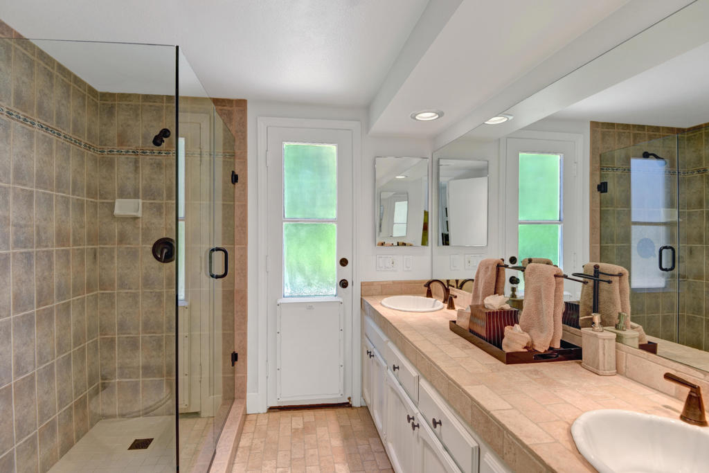 LQCC Golf Estates - Residential Lease