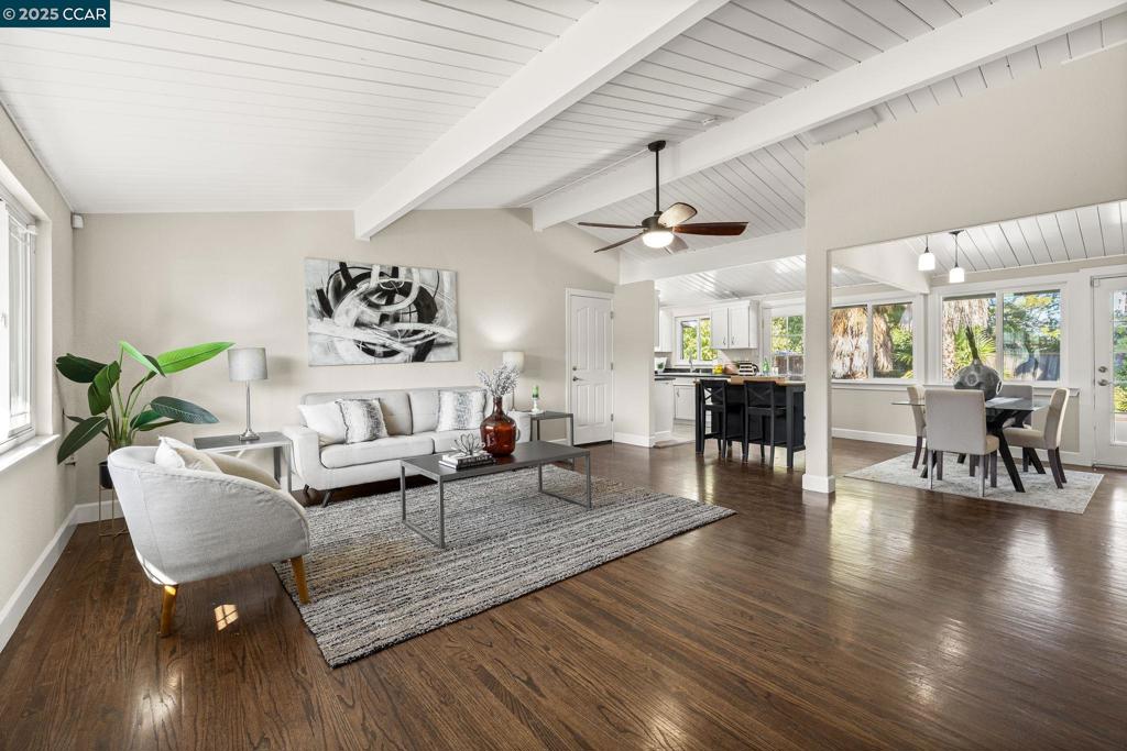 2207 Channing Ct