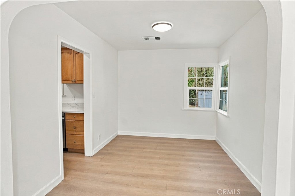 2211 W Verdugo