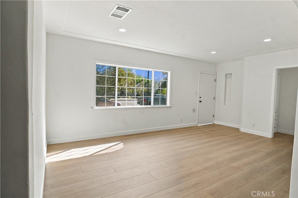 2211 W Verdugo