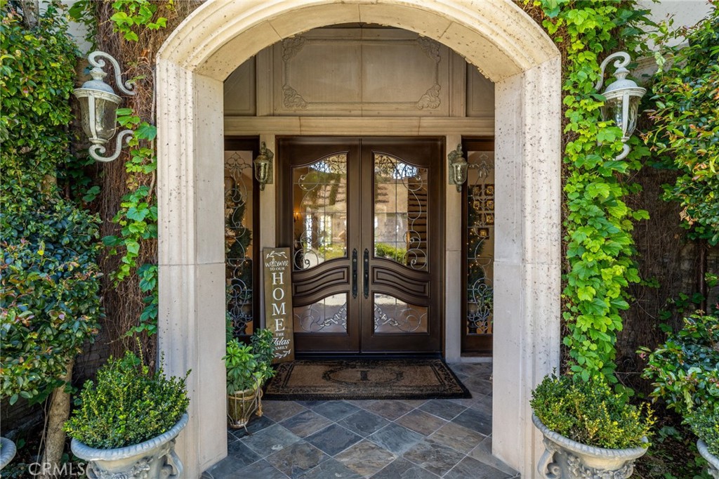 590 Gordon Highlands