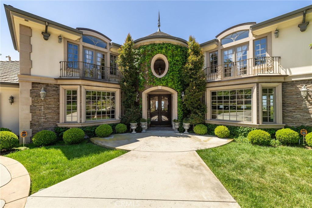 590 Gordon Highlands
