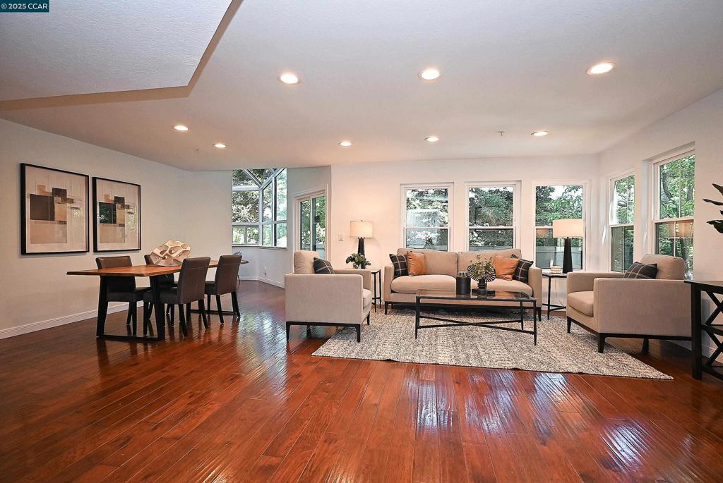 LAFAYETTE POINTE - Residential