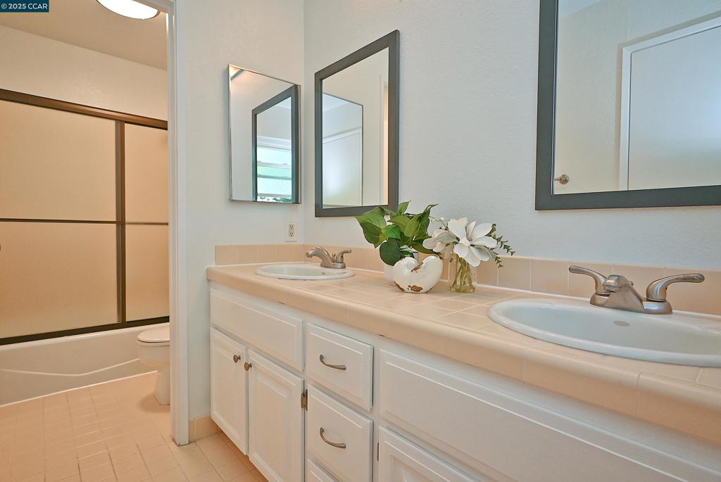 LAFAYETTE POINTE - Residential