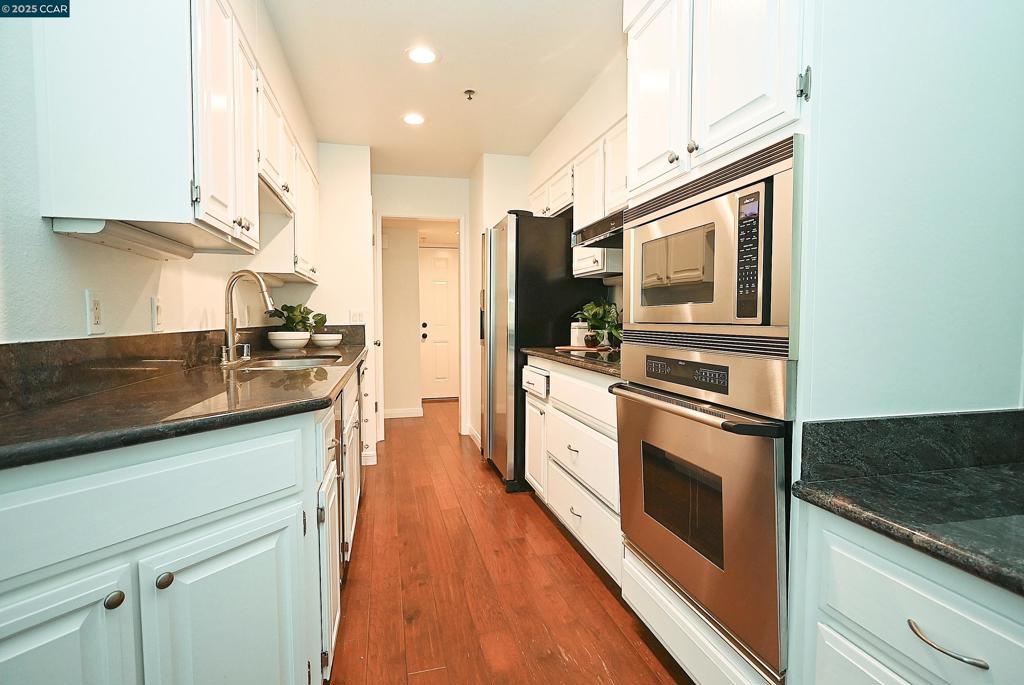 LAFAYETTE POINTE - Residential