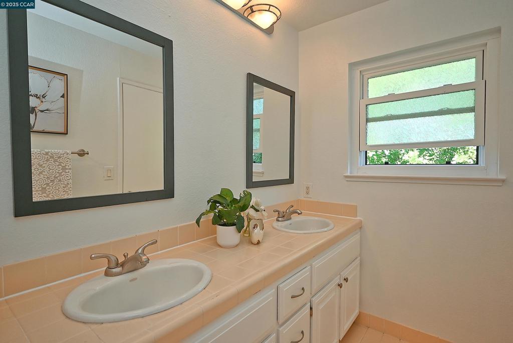 LAFAYETTE POINTE - Residential