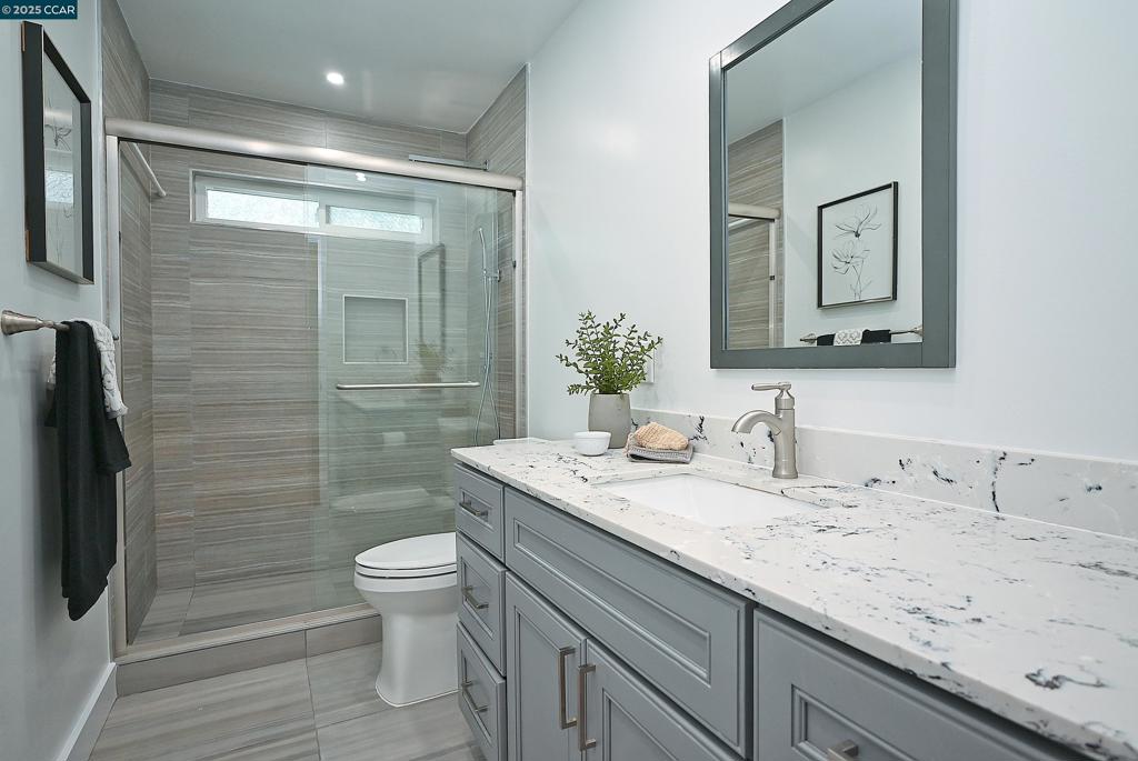 LAFAYETTE POINTE - Residential