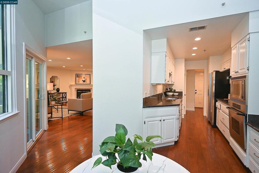 LAFAYETTE POINTE - Residential