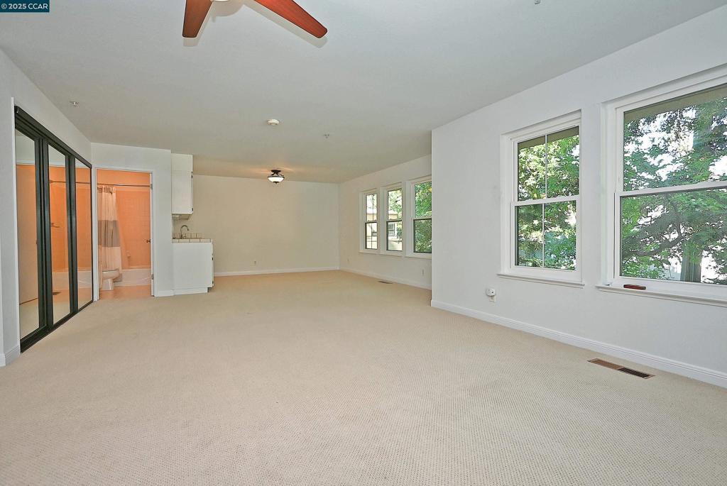 LAFAYETTE POINTE - Residential