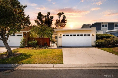 Photo of 8332 Padrino CIR, Huntington Beach, CA 92646 (MLS # PW26109571)
