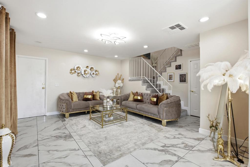 572 Hart Dr