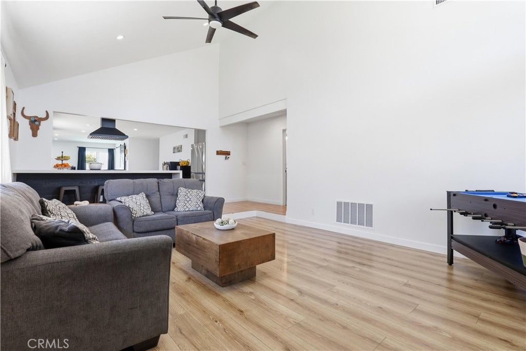 Photo of 2019 N Hietter Ave, Simi Valley, CA 93063 (MLS # SR26058759)