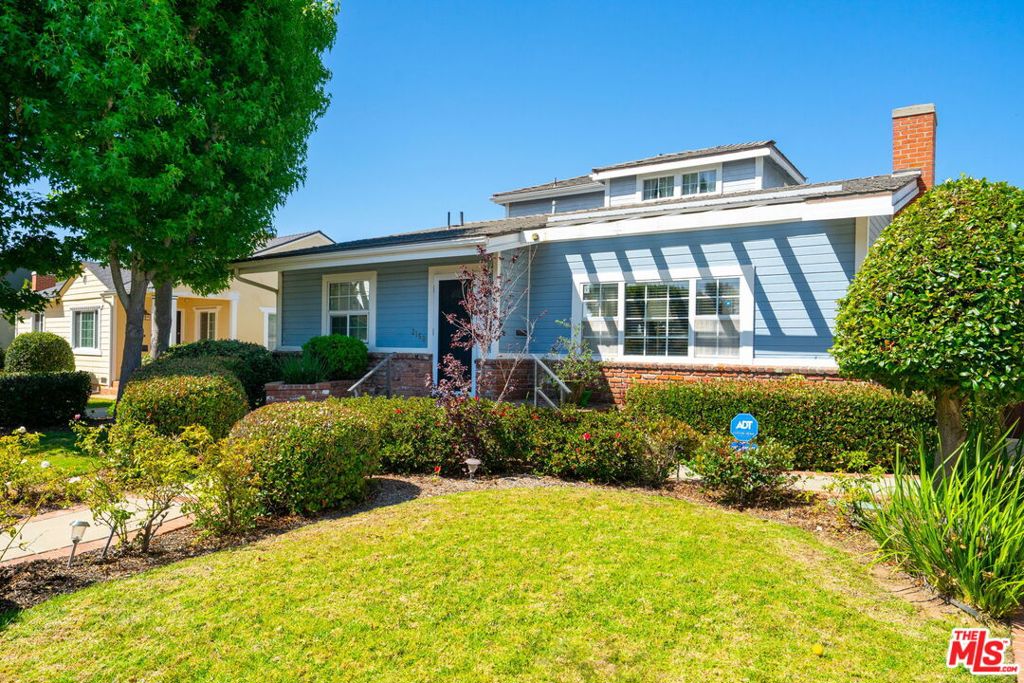 3158 Grand View Boulevard, Los Angeles CA 90066
