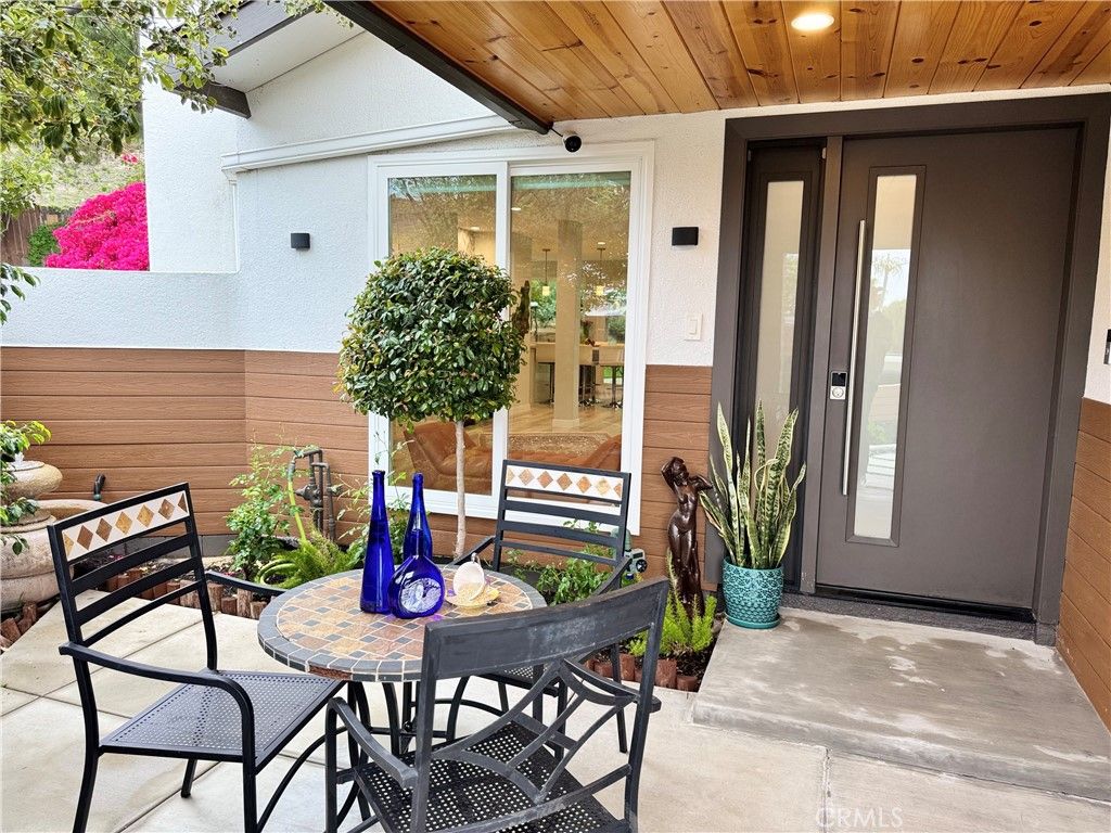 Photo of 27141 Via Noveno, Mission Viejo, CA 92691 (MLS # OC25271585)