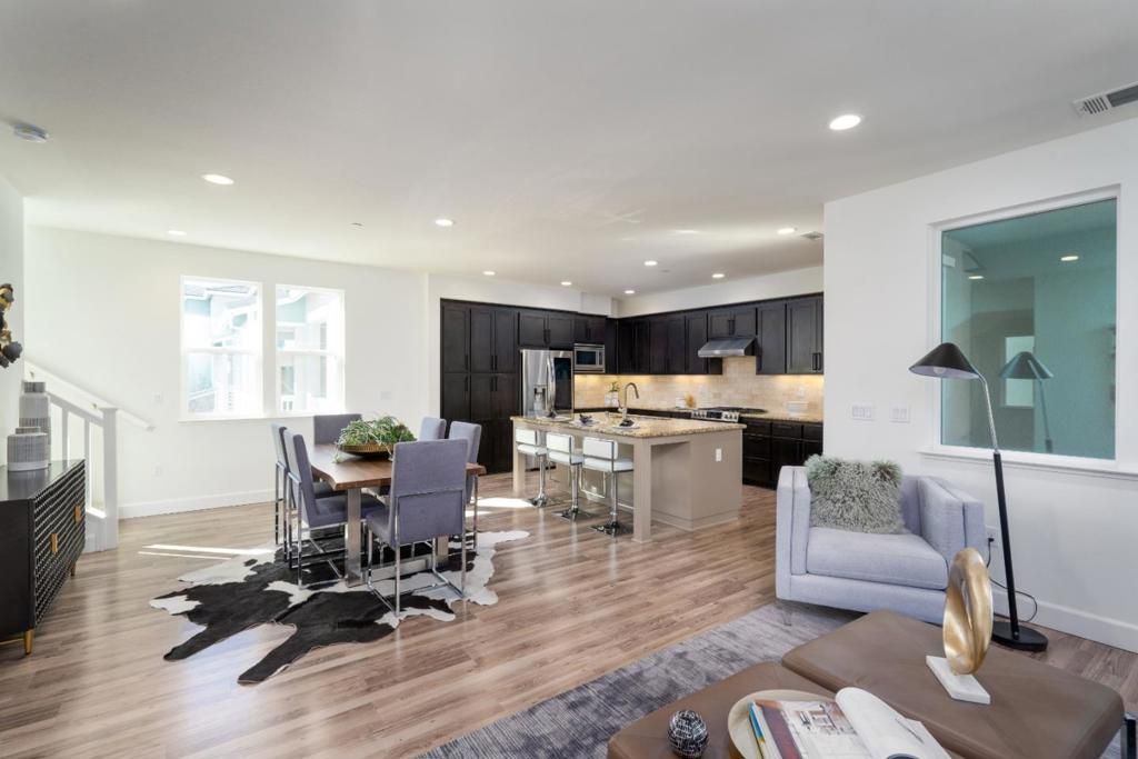 listing image 130728851932152025008