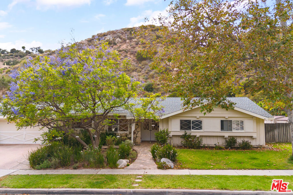 6005 Paseo Canyon Drive