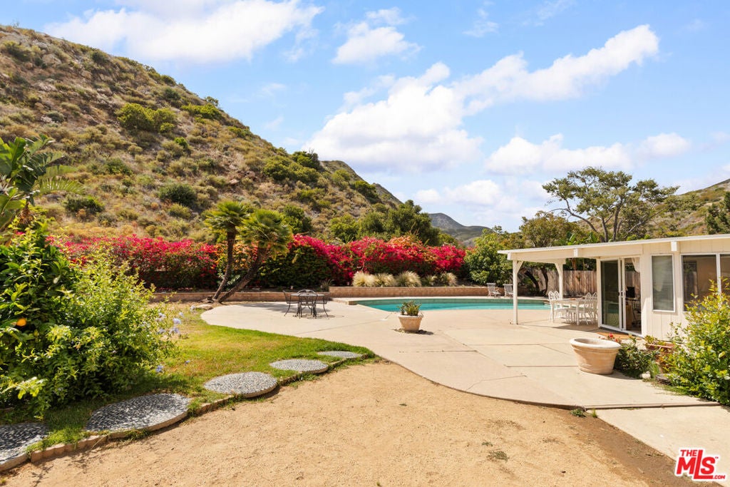 6005 Paseo Canyon Drive