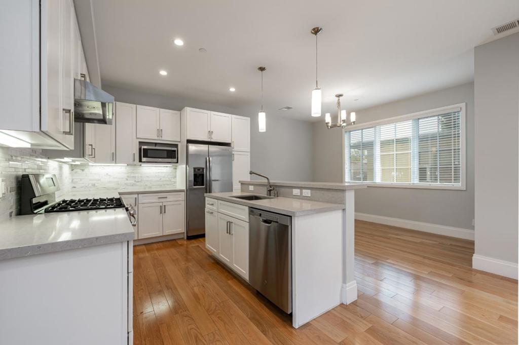 436 Laurel Street 3