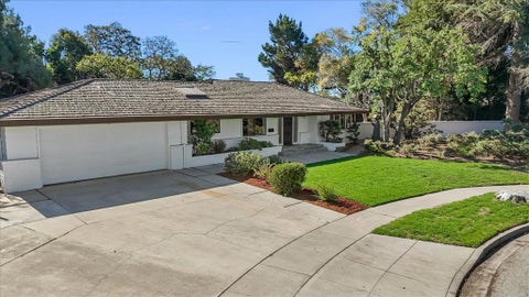 Photo of 21 San Fernando Circle, Salinas, CA 93901 (MLS # ML82065134)