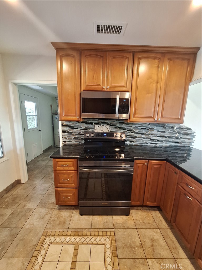 Lakewood Park/North of Del Amo (LND) - Residential