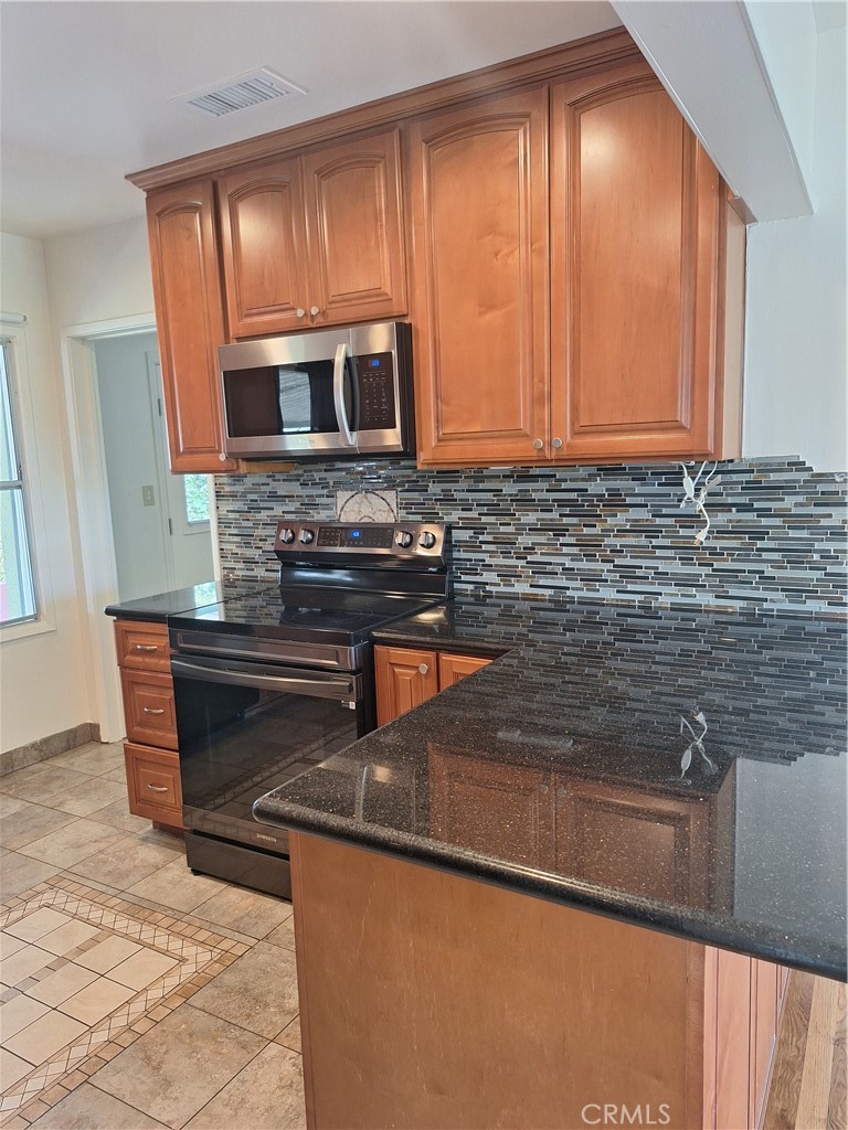 Lakewood Park/North of Del Amo (LND) - Residential